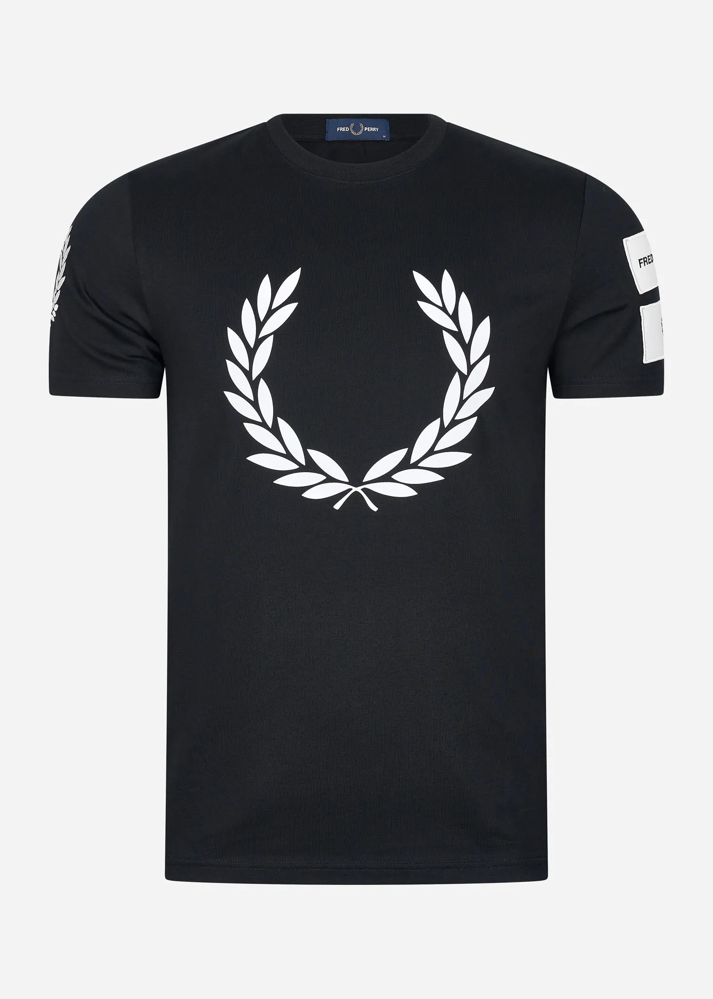 Badge detail t-shirt - black