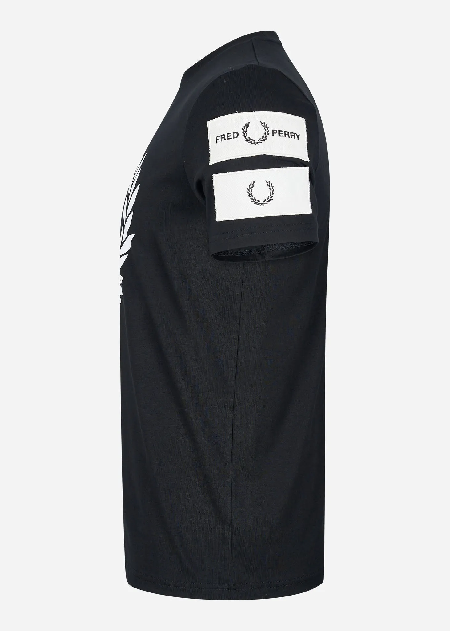 Badge detail t-shirt - black